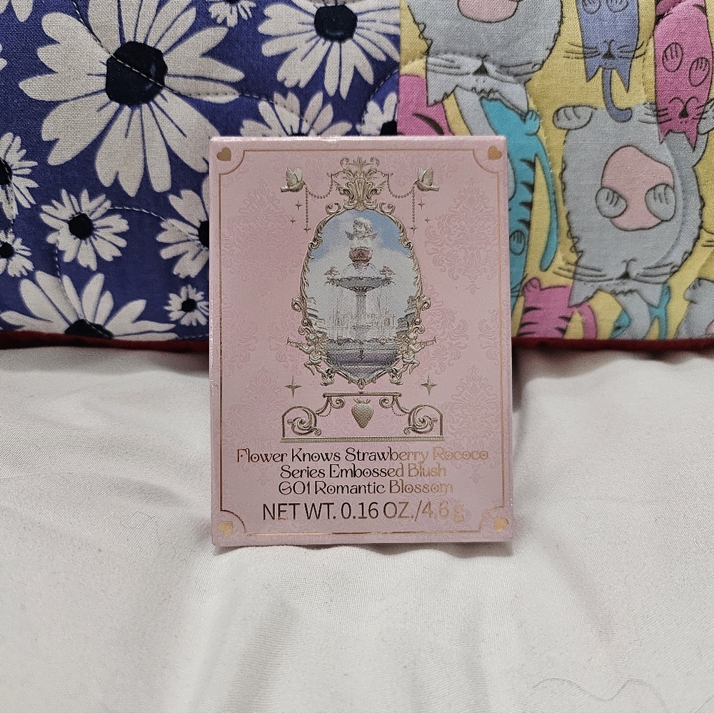 Flower Knows Strawberry Rococo‎ Embossed Blush (G01 Romantic Blossom)
